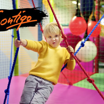 Toddler Kleinkind Geräte konzept Indoorspielplatz klettern indoor contigo